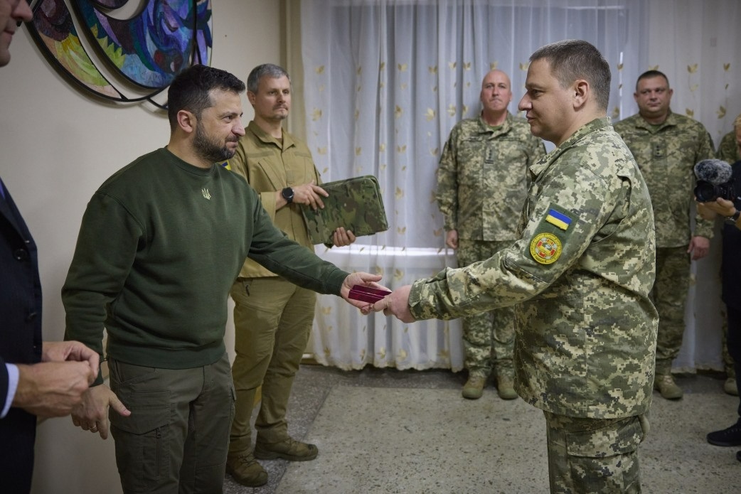 Президент нагородив військових та медиків, Одеса 