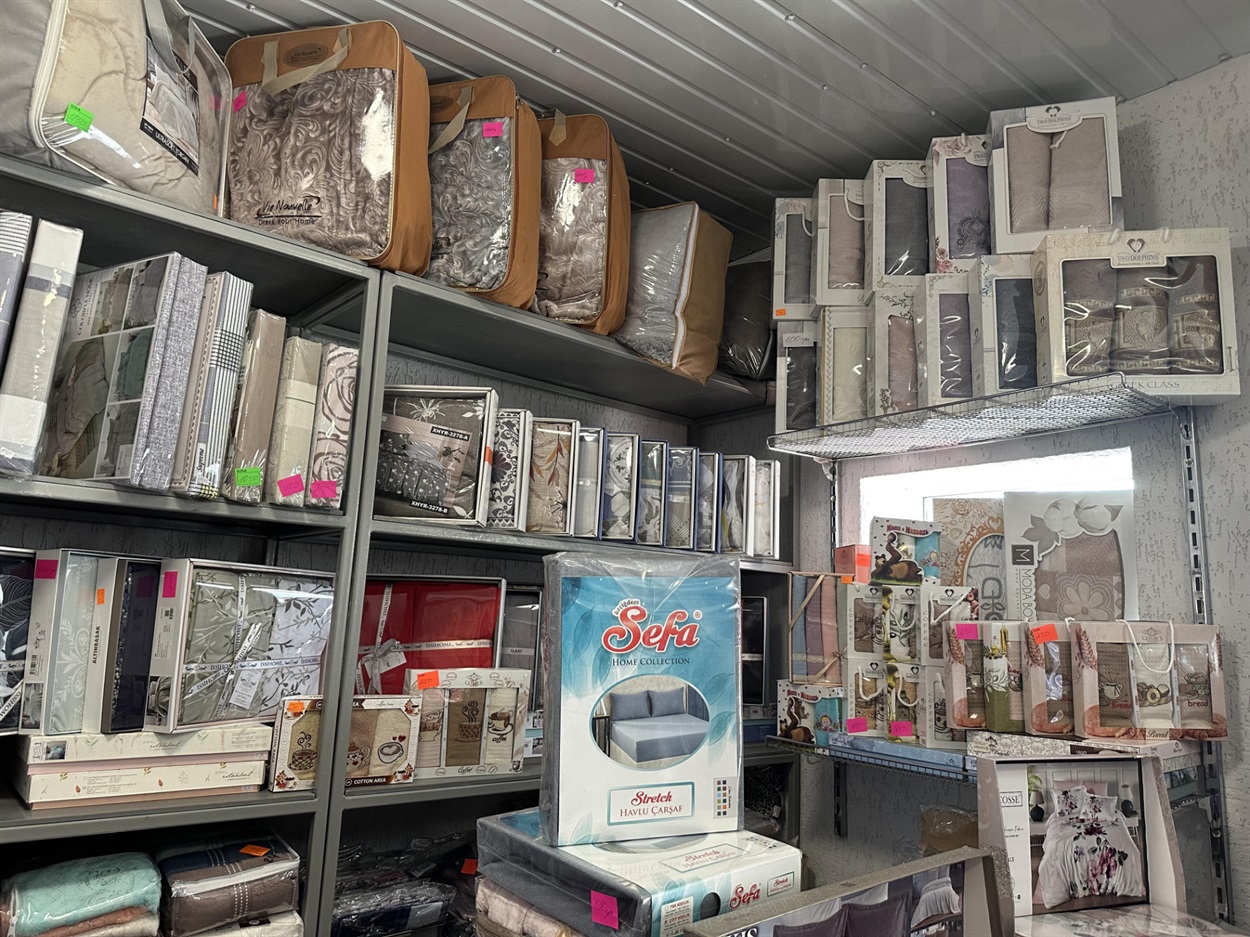 Товари в магазині "Комфорт", Біляївка
