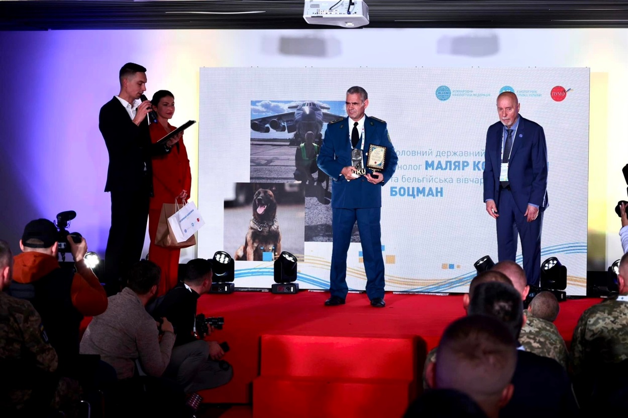 Відзнаку отримав його інструктор Костянтин Маляр