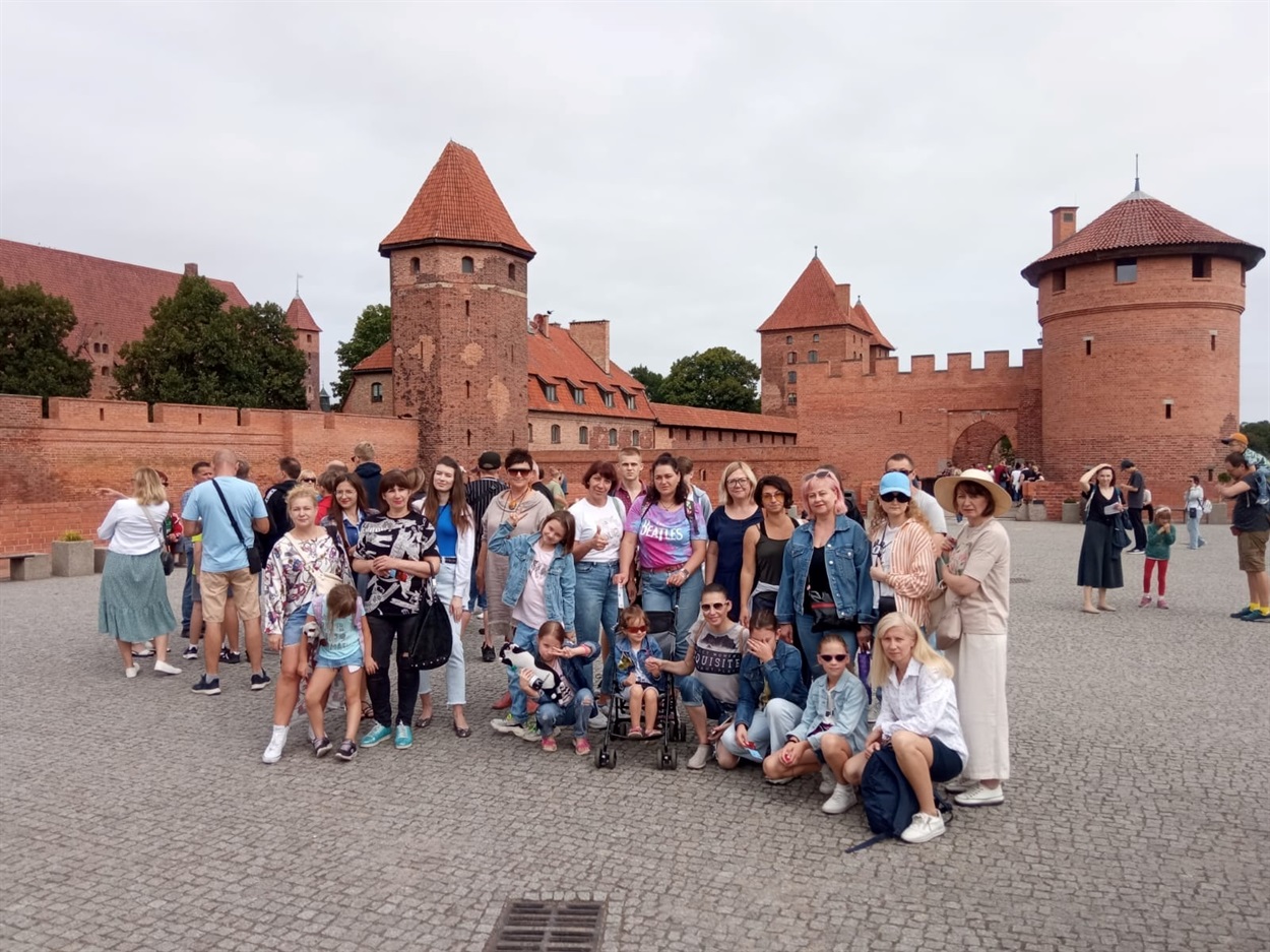 Майже у всіх містах є локальні групи мандрівників, до яких можна долучитися