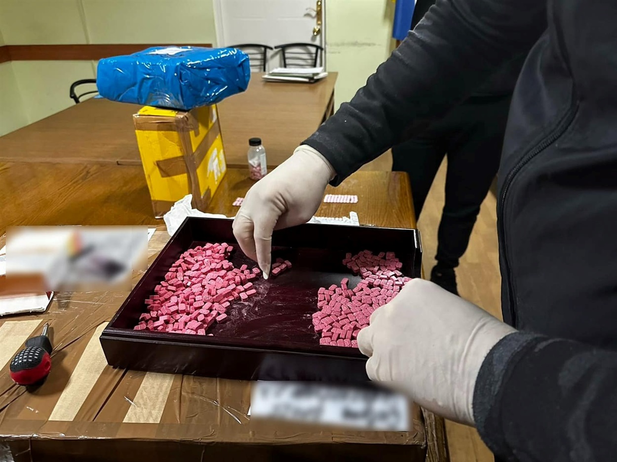Таблетки, які знайшли у компʼютерній техніці під час обшуків
