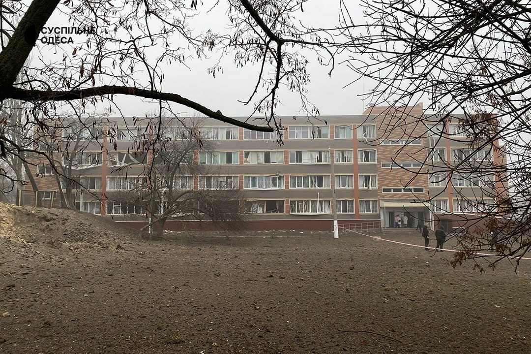 Навчальний заклад, який зазнав пошкоджень в Одесі 29 грудня 
