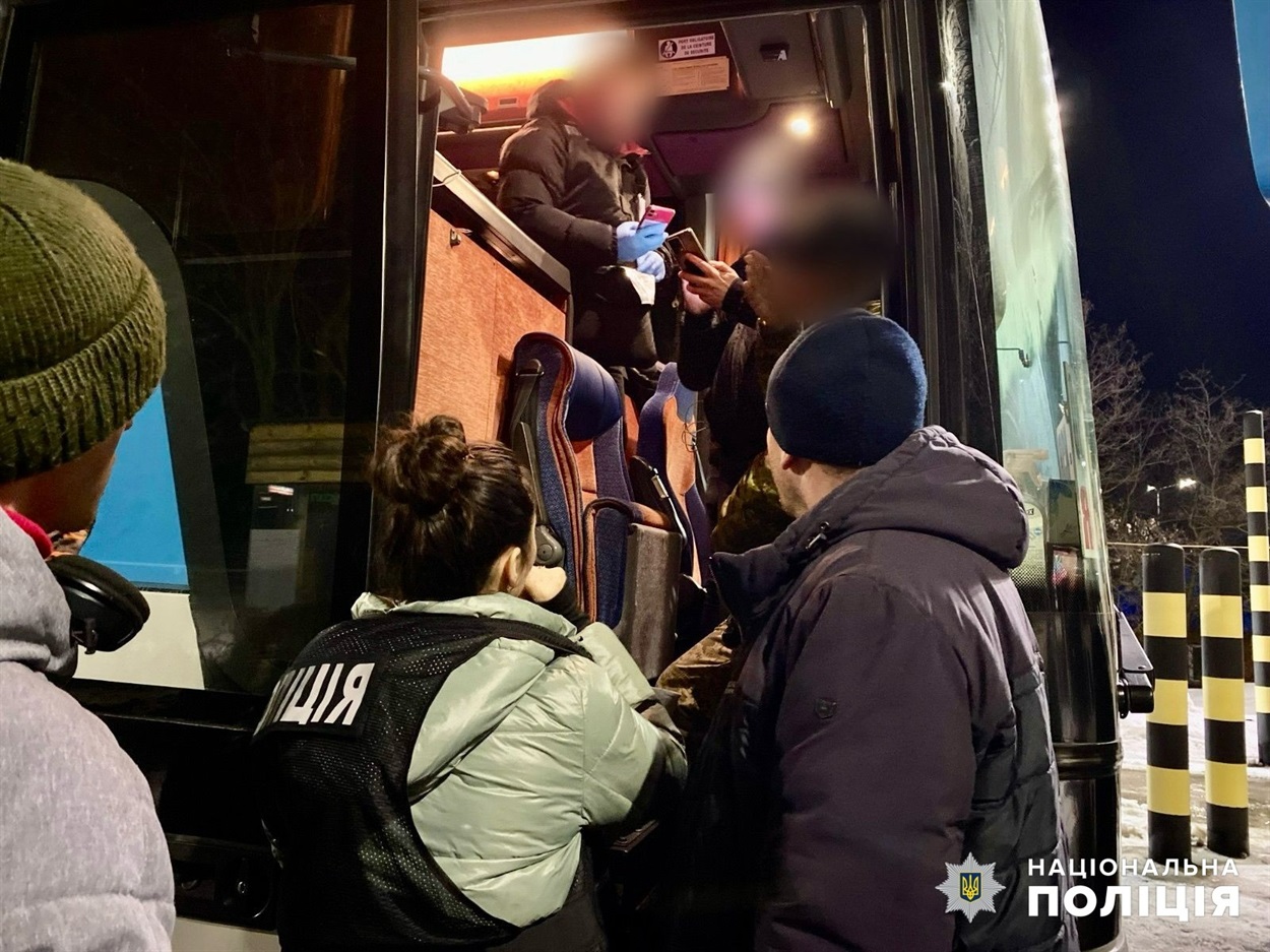 Водій автобуса вивозив ухилянтів за кордон, Одещина 