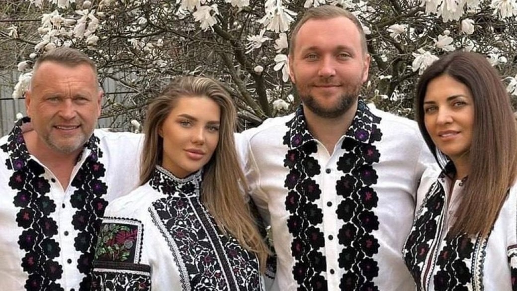 Родина Гринкевичів (зліва направо): Ігор Гринкевич, Ольга Гринкевич-Швед (дочка), Роман Гринкевич (син), Світлана Гринкевич (дружина).