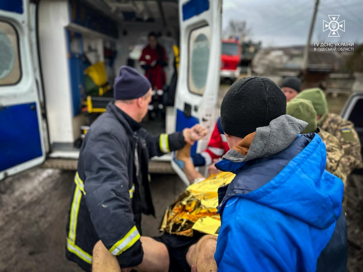 Порятунок рибалки, який провалився під кригу, Одещина 