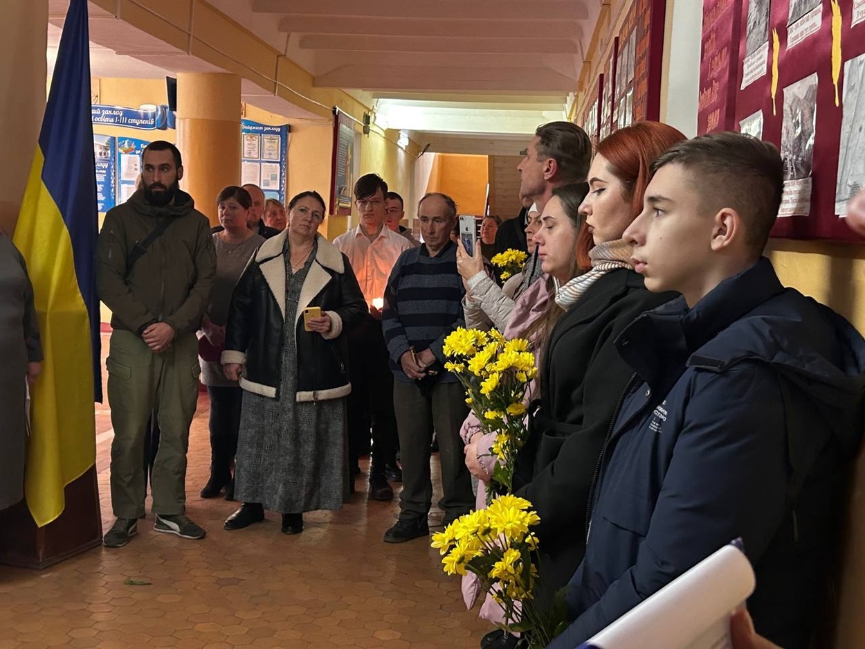 Під час відкриття меморіальні дошки  загиблим захисникам України Мирне Одещина