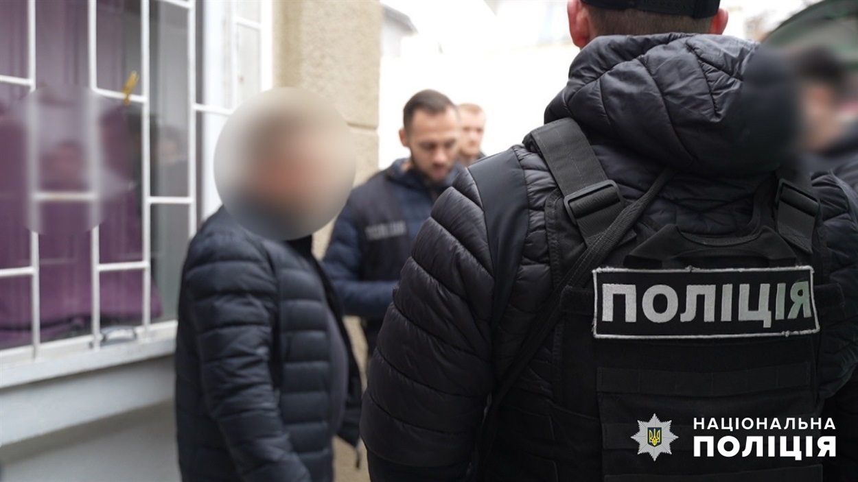 Змушували жебракувати людей Одеса, затримали злочинну групу