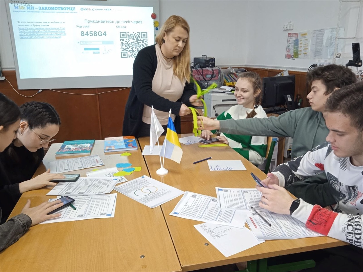 учасники проєкту М18 Всеукраїнської гри " Ми законотворці". Біляївський ліцей №2