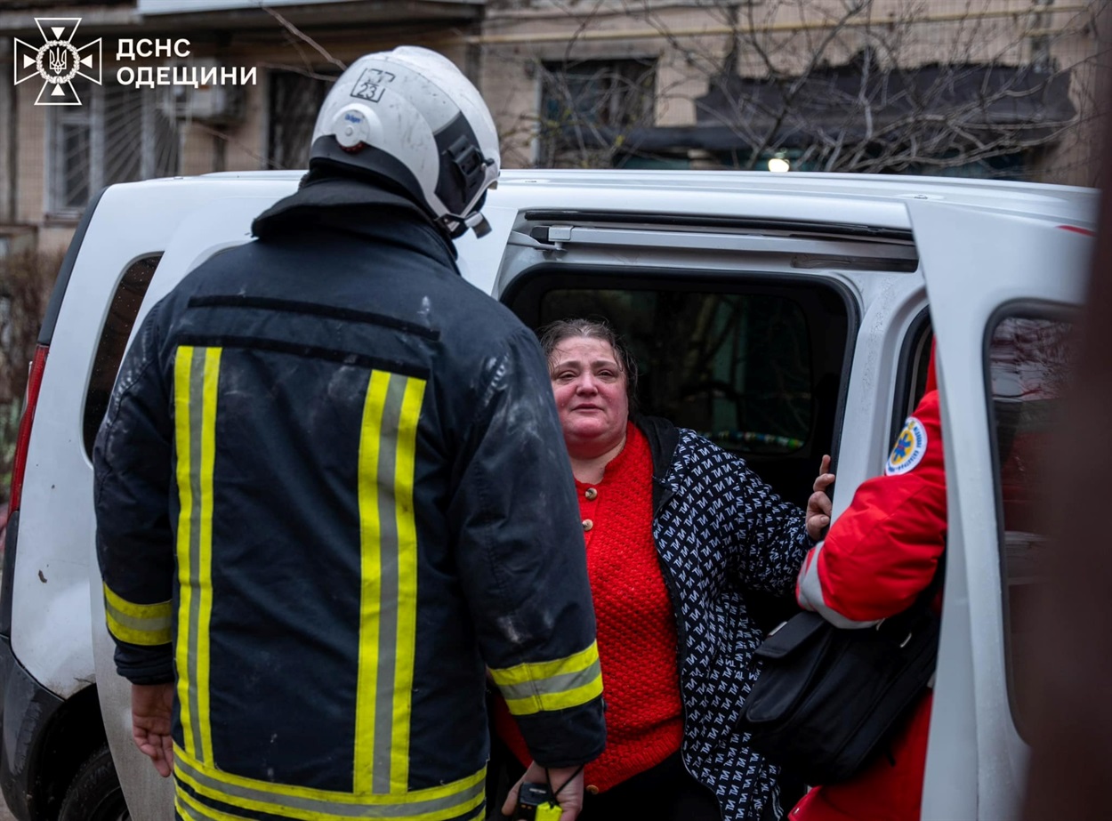  Пожежа у багатоповерхівці в Одесі, рятувальники евакуювали мешканців 