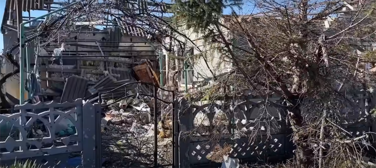 Так виглядають більшість будинків у селі Потьомкіно