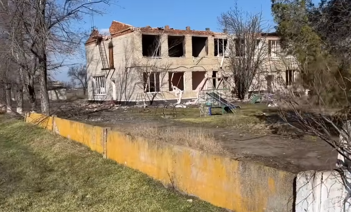 Так виглядають зараз будівлі у селі Потьомкино