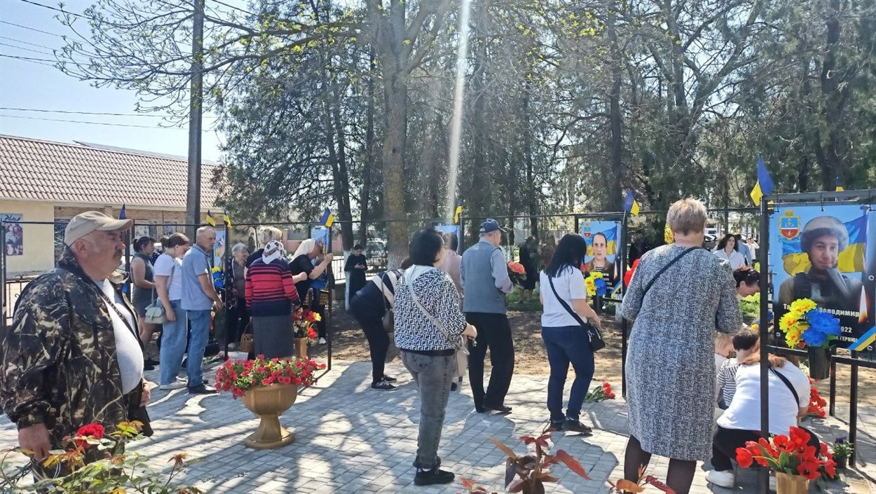 Відкриття стели пам'яті загиблим воїнам у Яськівській громаді