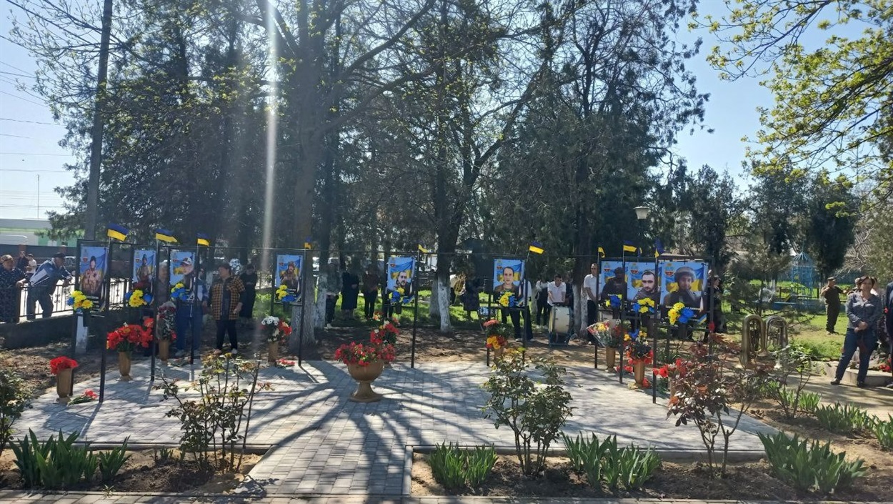 Відкриття стели пам'яті загиблим воїнам у Яськівській громаді