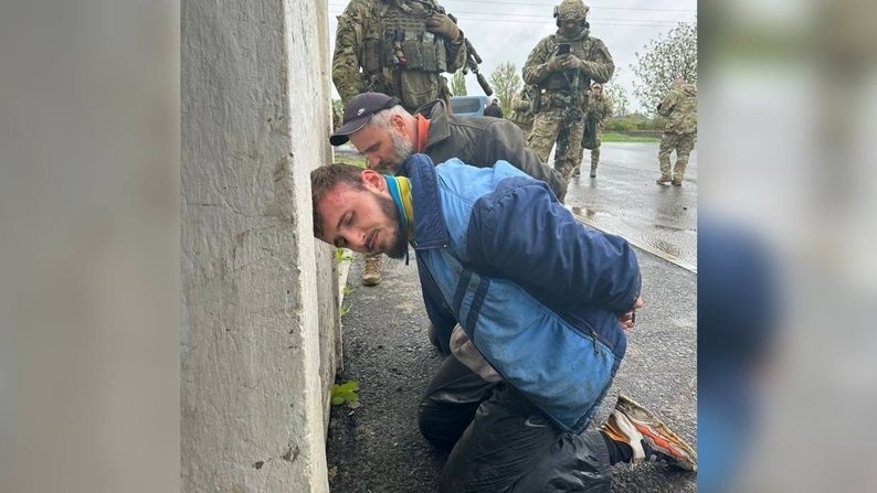 Затримання чоловіків, яких звинувачують у розстрілі поліцейських на Вінниччині.