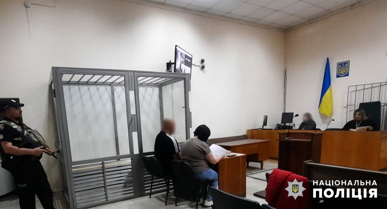 Син без причини поранив батька ножем, Одещина