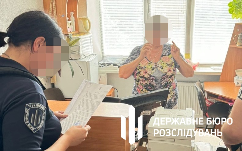 Працівницям міграційної служби оголосили підозру, Одещина 