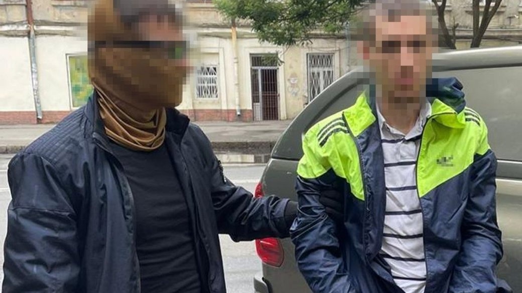 Одесит, якого затримали за підозрою у підпалі машини військового. 