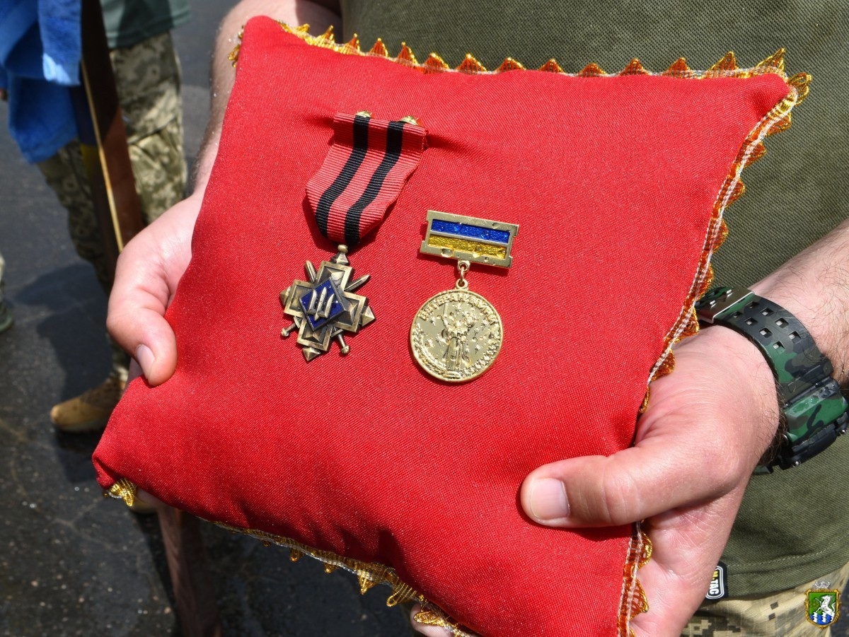 Відзнака Дениса Садчука "Золотий хрест"