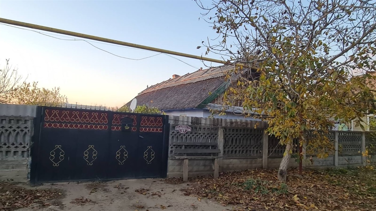 Хата з "перелімом"