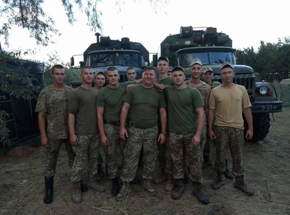Захисник України Олександр Бурий з особовим складом