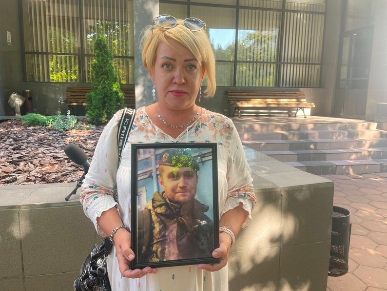 Мати загиблого морпіха Оксана Руцька