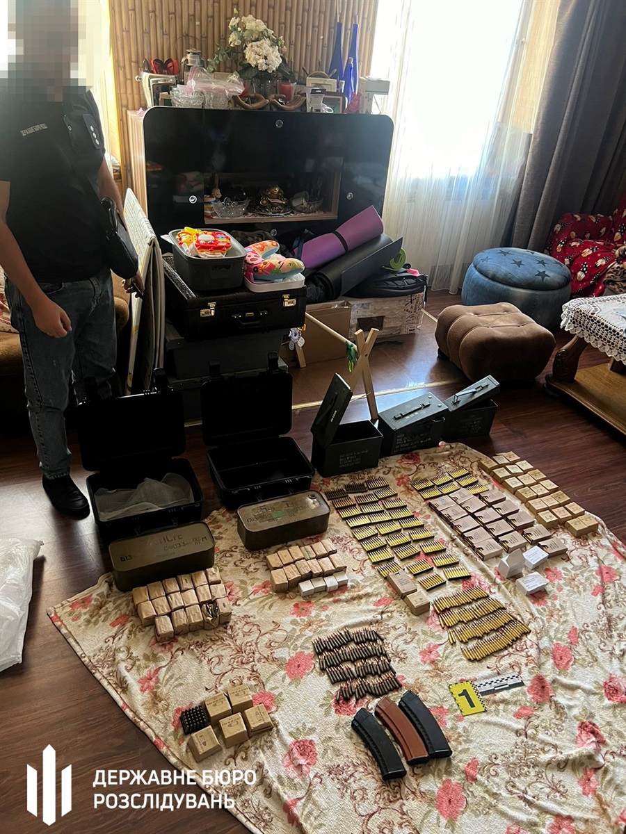 Обшуки у підозрюваних 