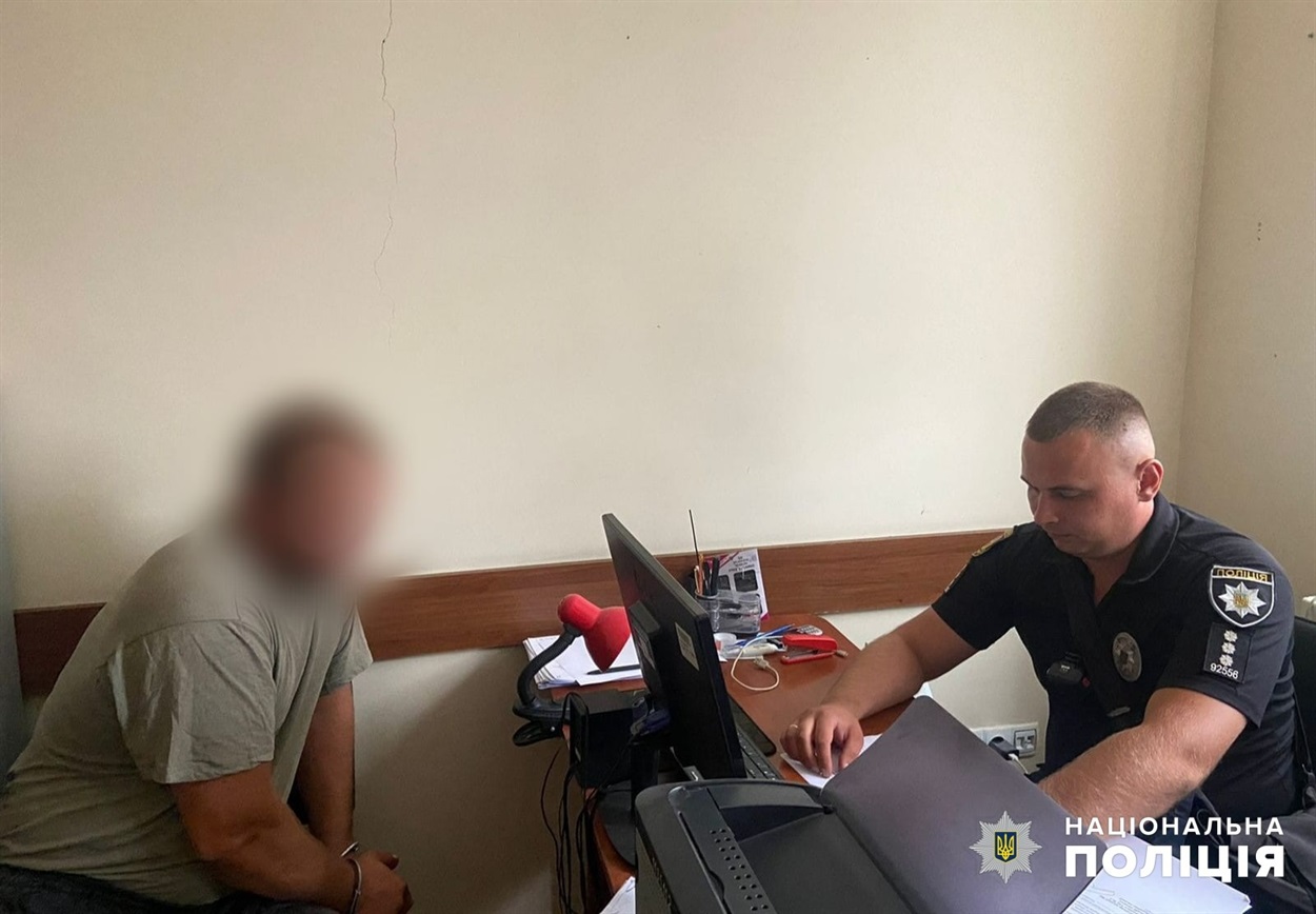 Затримали чоловіка, який кинув гранату в людей, Одеський район 