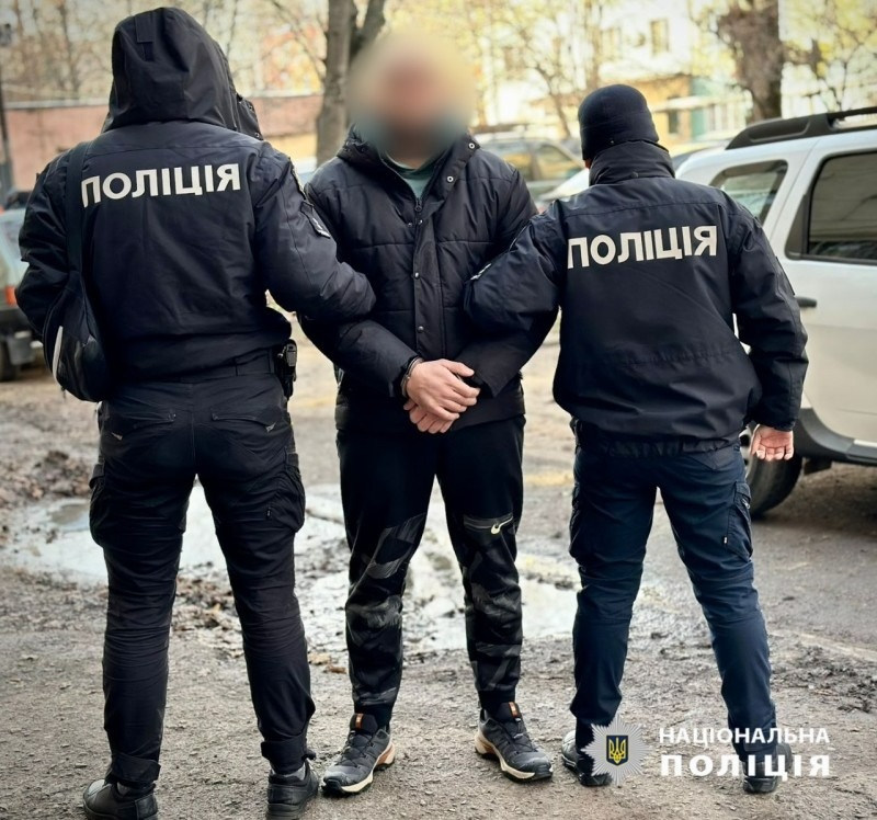 В Одесі затримали командира військової частини, який вимагав гроші у підлеглих