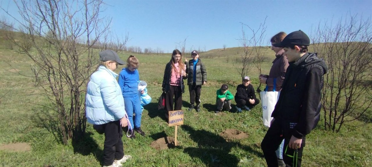 Акція з висадки чагарників у Нижньодністровському нацпарку