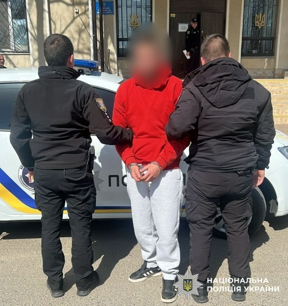 Мешканець Біляївської громади вдарив товариша ножем на святкуванні дня народження