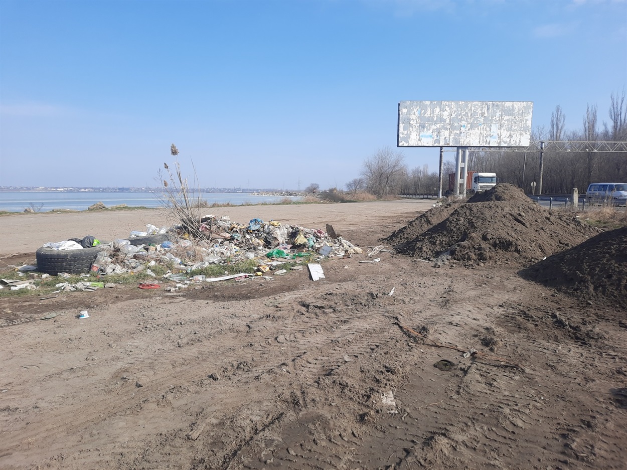 Узбіччя Об'їзної дороги біля Хаджибейського лиману