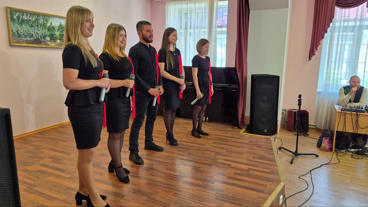 Вокальний конкурс "Доброславський соловейко". Під час сліпого прослуховування, колектив «Bilvoice» 