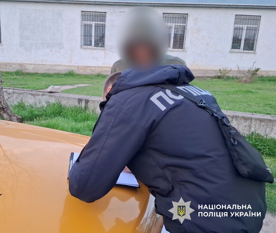 Судитимуть чоловіка, який кинув у людей учбову гранату, Одещина 