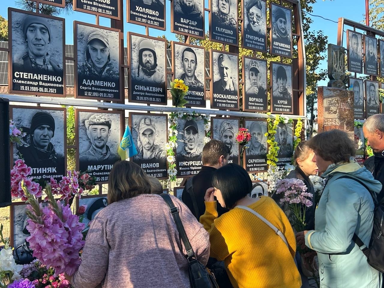 Вічна пам’ять та слава: у Біляївці вручили нагороди «Герой громади» родинам 19 загиблих захисників