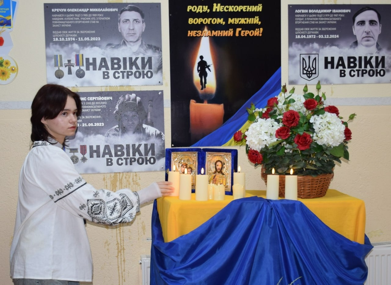 У Біляївському ліцеї №2 відкрили меморіальну дошку ще одному випускнику-Герою — Олександру Кречуну