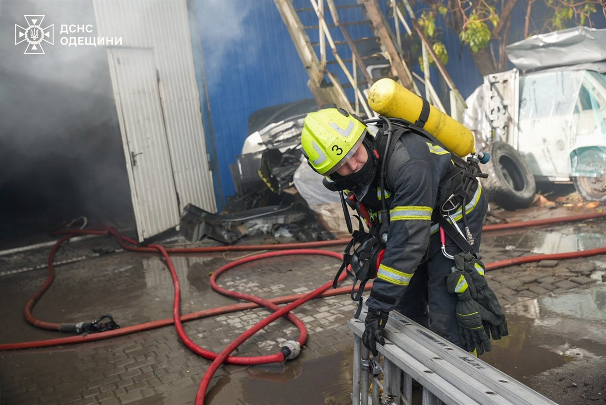 Пожежа в селі Усатове на СТО
