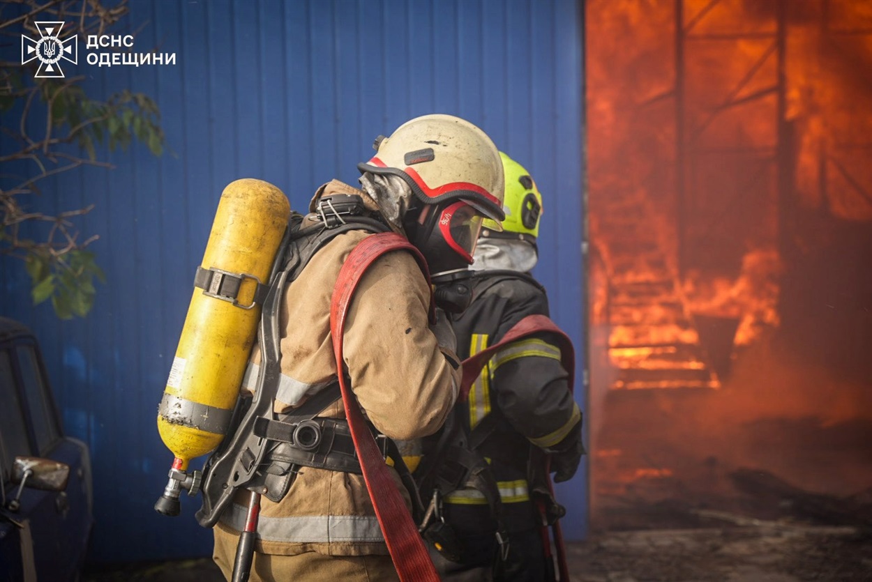 Пожежа в селі Усатове на СТО