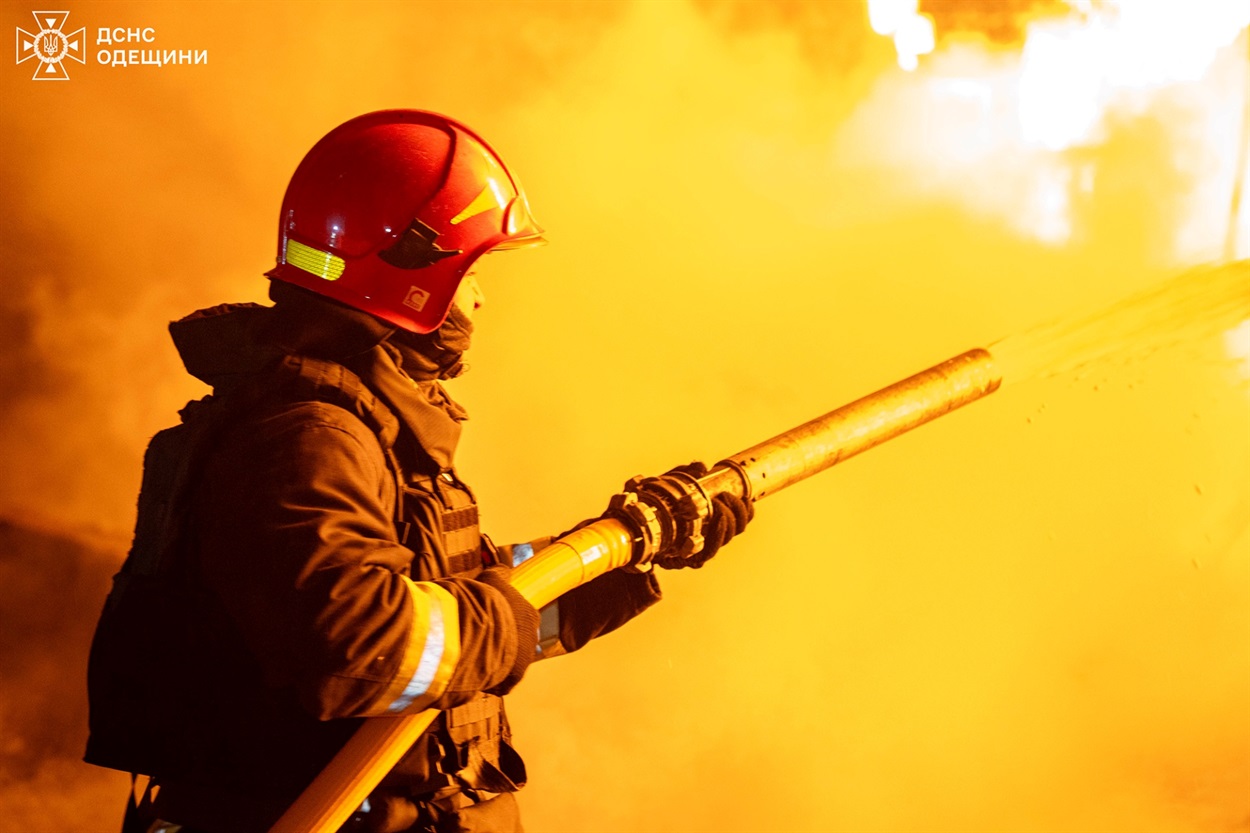 Одеський район атакували ворожі дрони: пошкоджено енергетичну інфраструктуру та склади