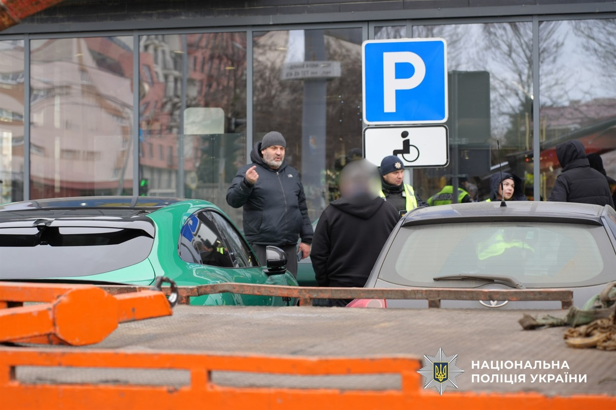 В Одесі поліція оштрафувала водіїв за паркування на місцях для людей з інвалідністю