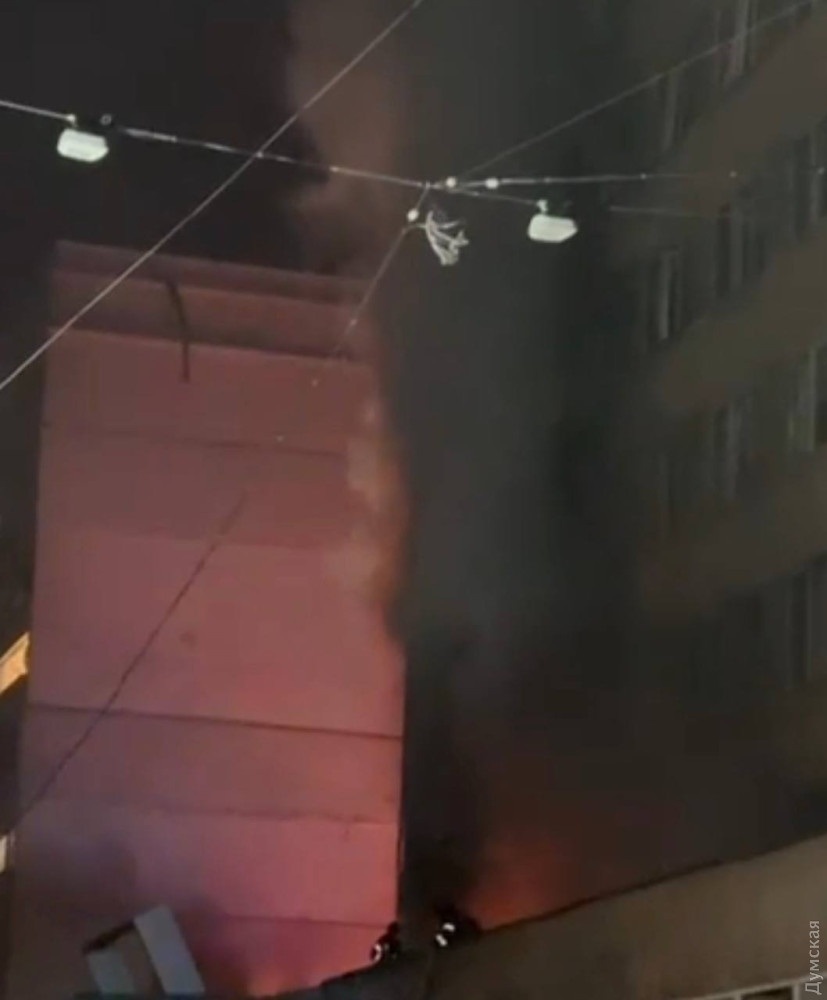 Ворожа атака дронами по Одесі: п’ятеро цивільних поранені, поліція фіксує злочин армії рф