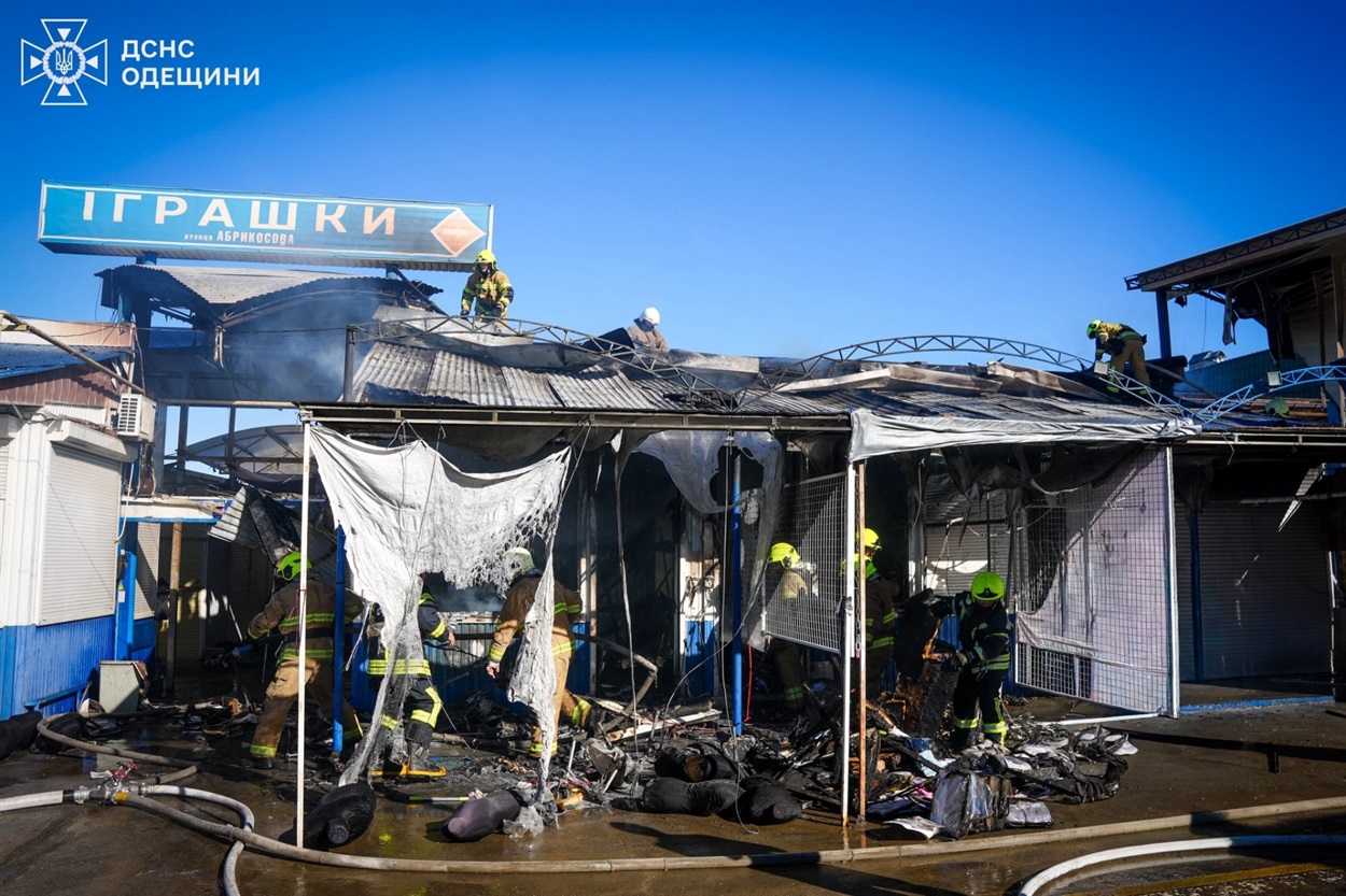 Пожежа на «7-му кілометрі»: горіли торгівельні павільйони