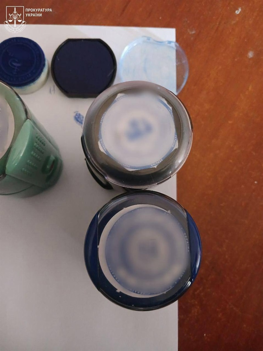 Одесит виготовив фальшиві документи про смерть власника, щоб заволодіти квартирою