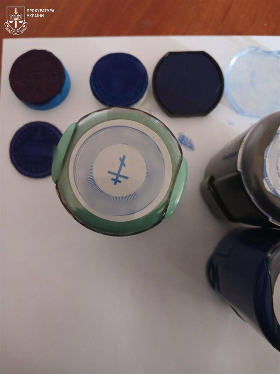 Одесит виготовив фальшиві документи про смерть власника, щоб заволодіти квартирою