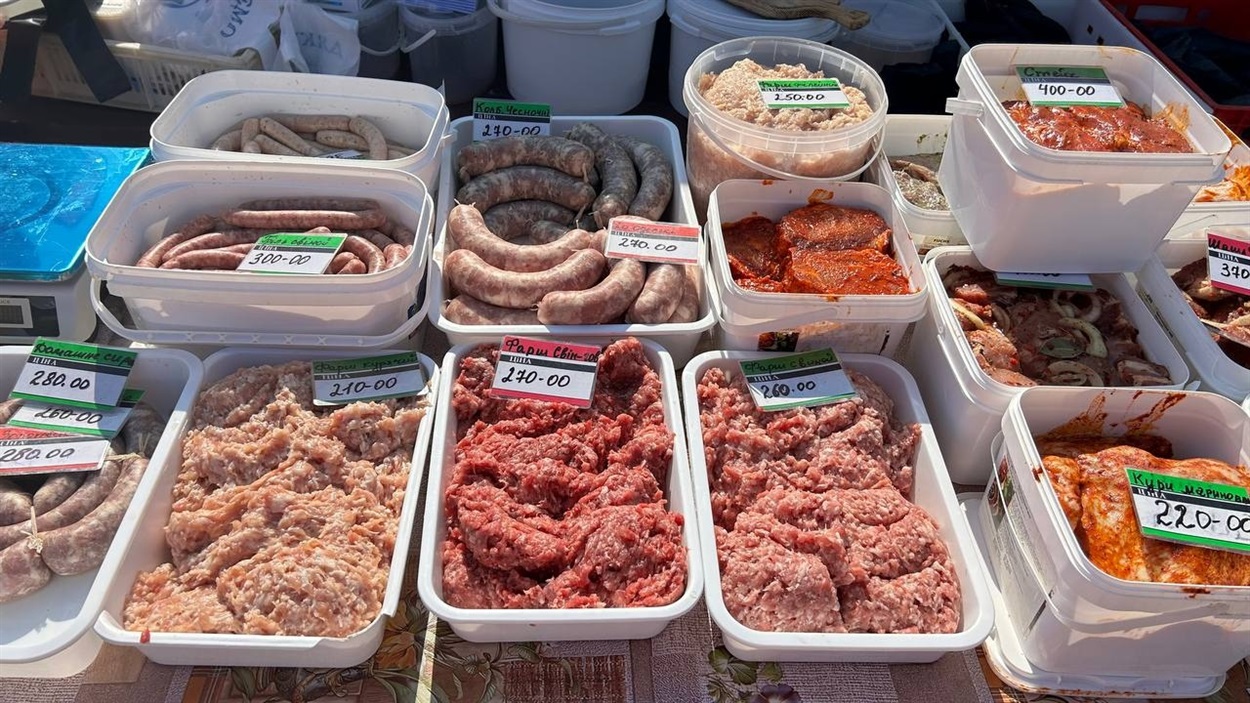 Море саджанців, м’ясні делікатеси та домашні смаколики: як пройшов весняний ярмарок у Біляївці