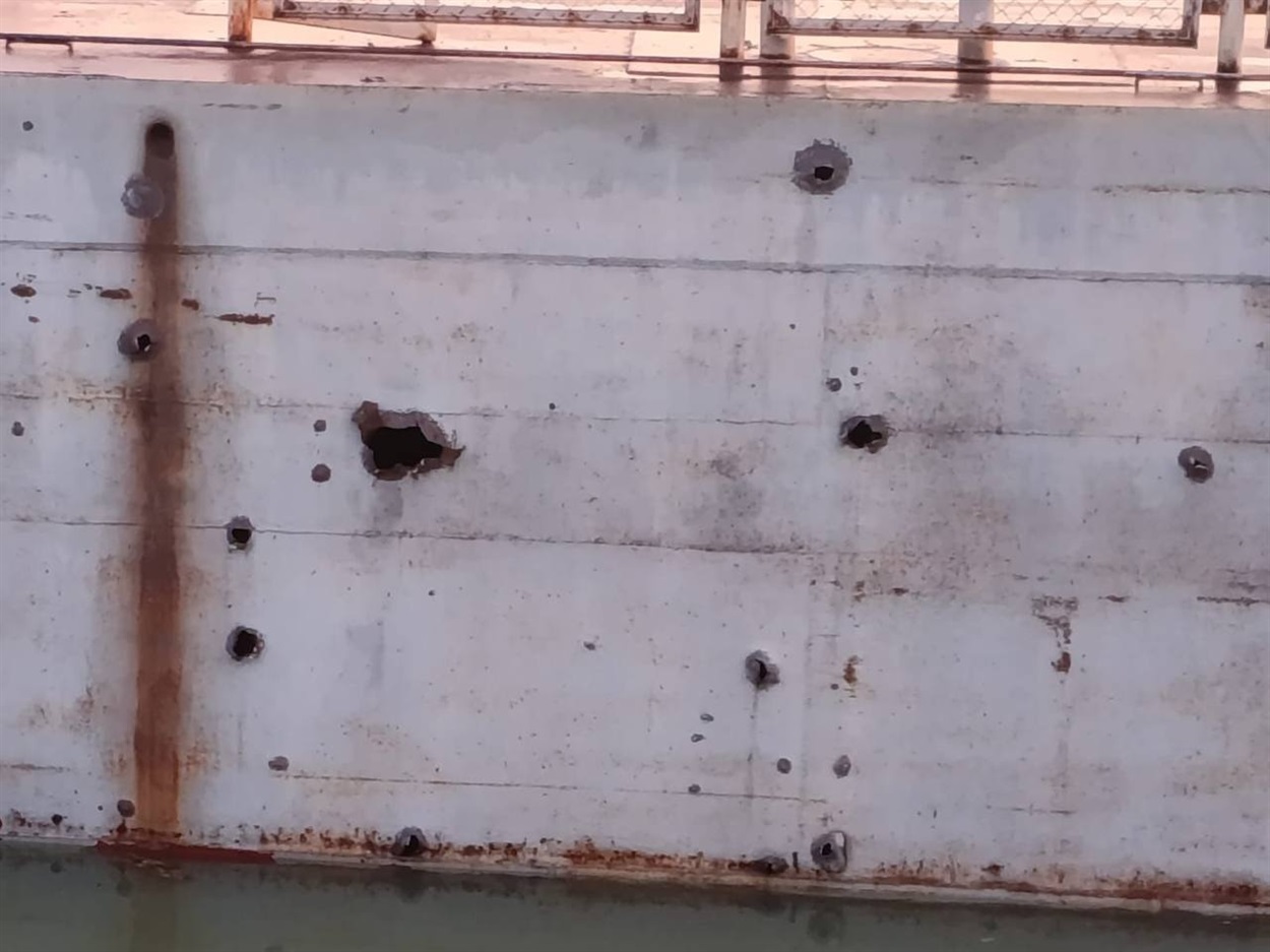 Ворог вночі атакував Одещину: пошкоджено судна, порт і будинки, є постраждалий