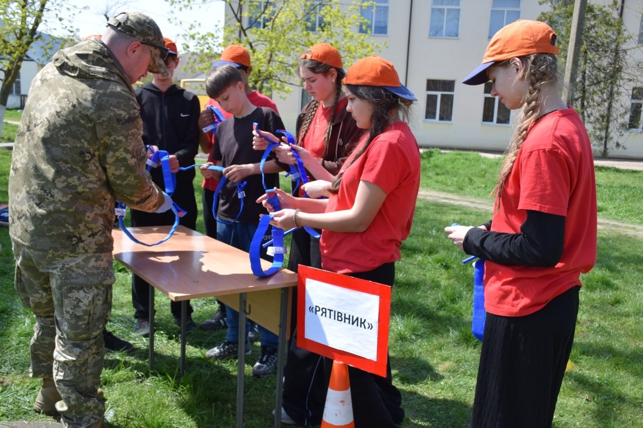 Гартують дух та волю: у Біляївці пройшов масштабний вишкіл гри «Джура»
