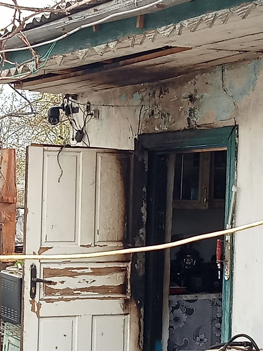 Почув крик про допомогу: у Біляївці чоловік врятував пару пенсіонерів від пожежі в будинку