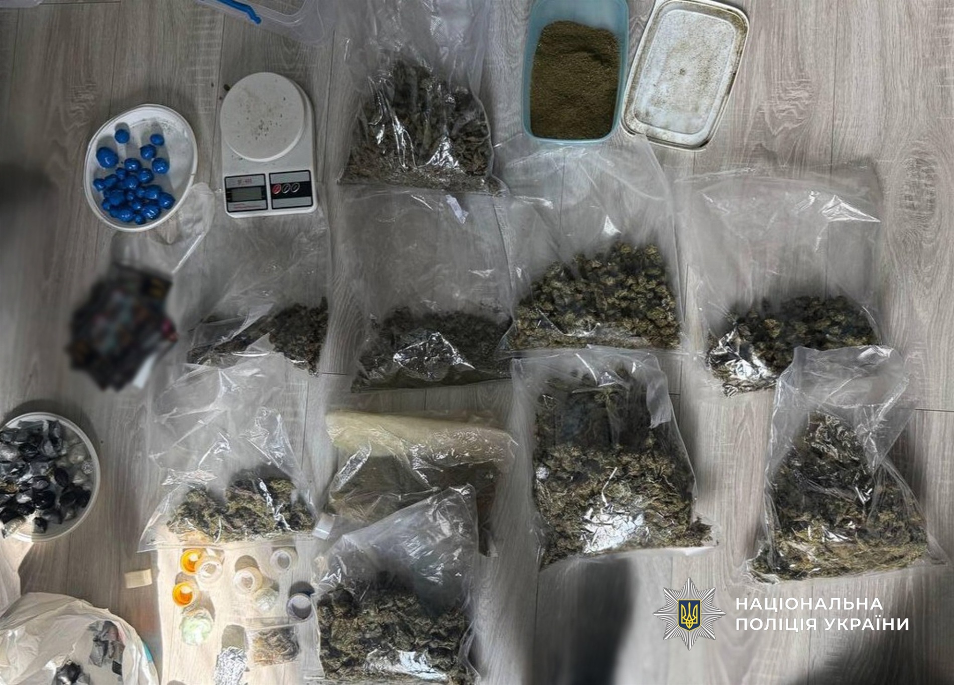 В Одесі викрили групу наркоділків: вилучили канабіс на понад 800 тисяч гривень