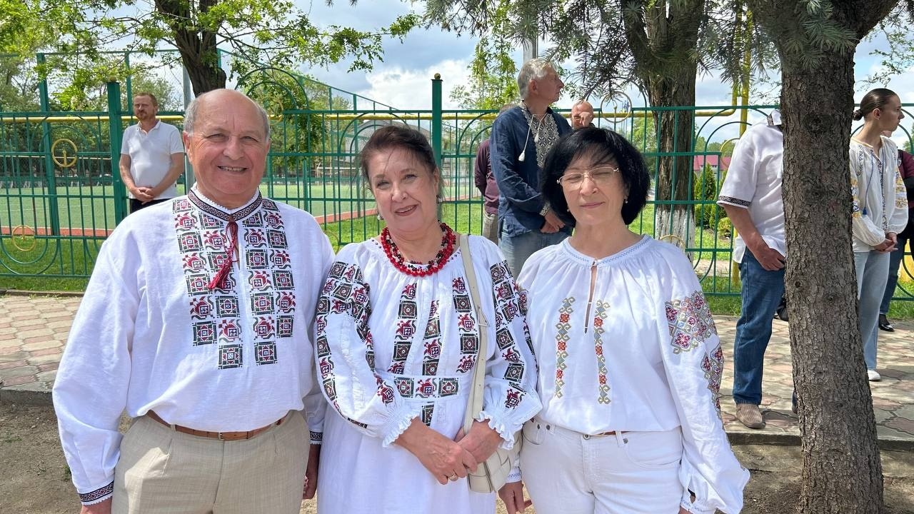 У Біляївці до Дня вишиванки провели патріотичний флешмоб