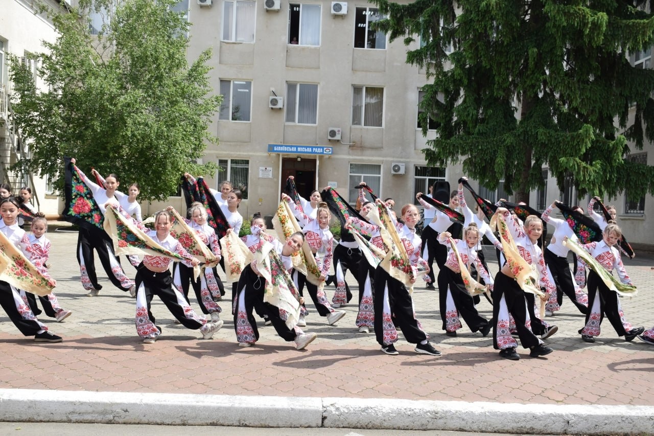 У Біляївці до Дня вишиванки провели патріотичний флешмоб